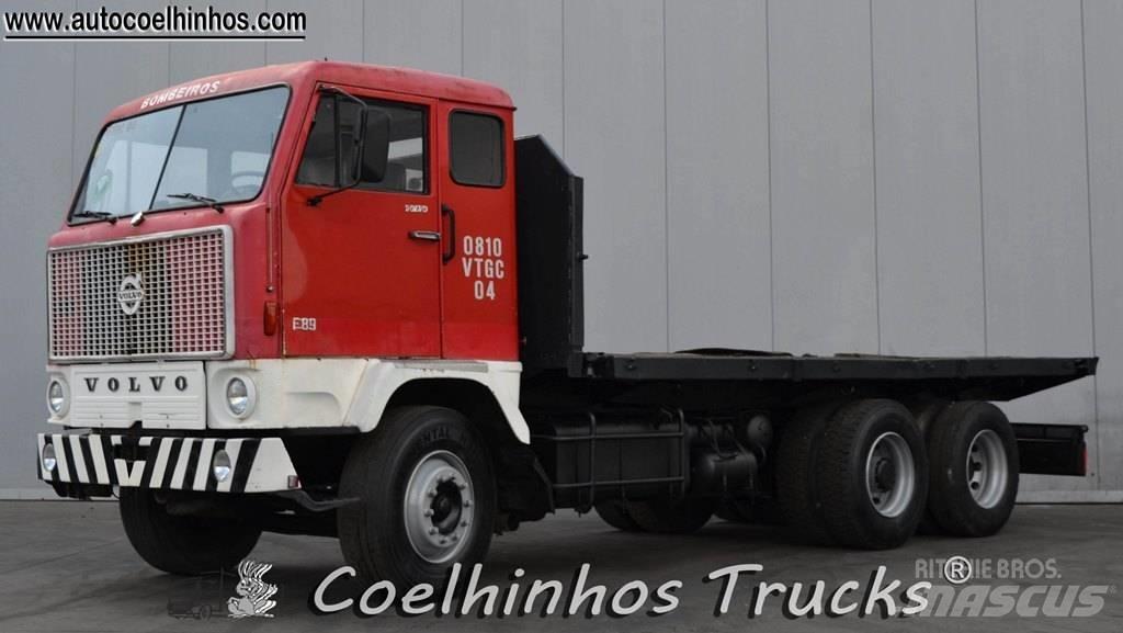 Volvo F89-42 (6x2) Pritschenwagen/Pritschenwagen mit Seitenklappe