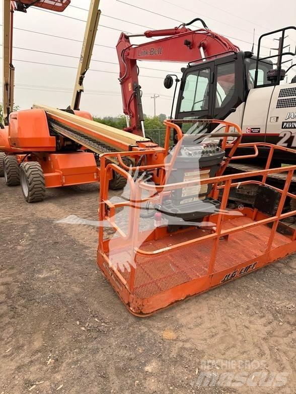 JLG 600S Teleskopbühnen
