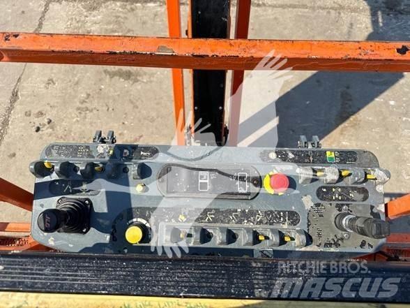 JLG 660SJ Teleskopbühnen