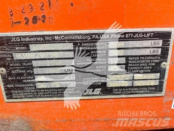 JLG 660SJ Teleskopbühnen