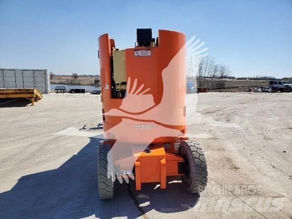 JLG E300AJP Gelenkteleskoparbeitsbühnen