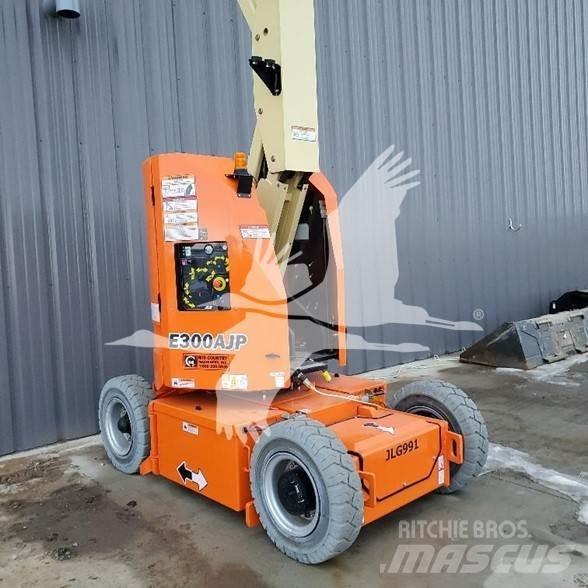 JLG E300AJP Gelenkteleskoparbeitsbühnen