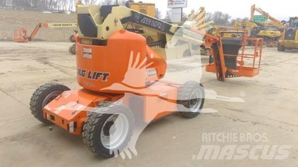 JLG E450AJ Gelenkteleskoparbeitsbühnen