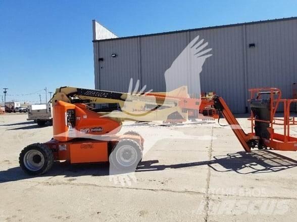 JLG E450AJ Gelenkteleskoparbeitsbühnen