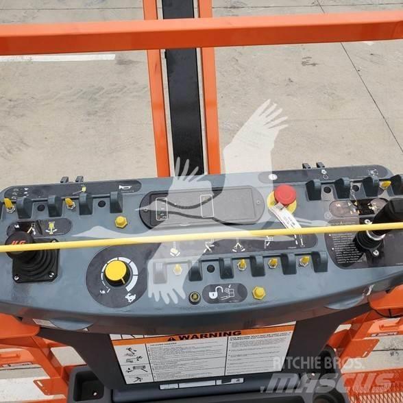 JLG EC600SJP Teleskopbühnen