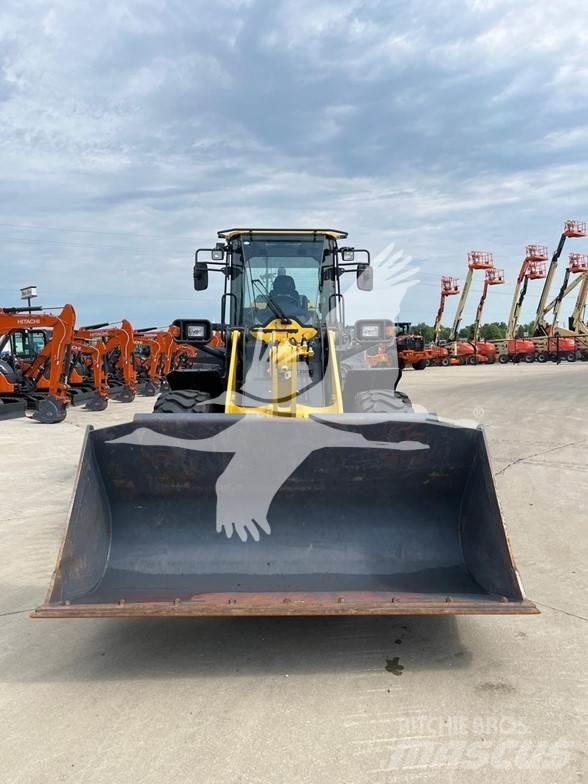 Komatsu WA270 Radlader