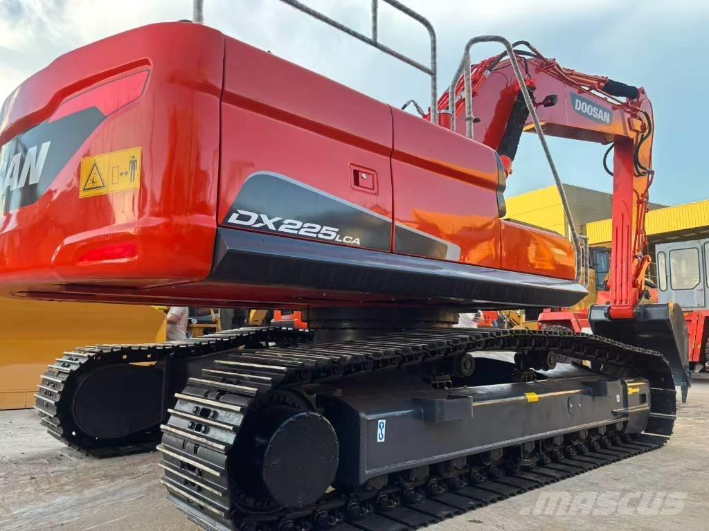 Doosan DX 225 LC Raupenbagger