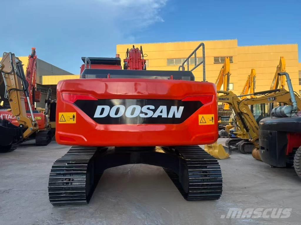 Doosan DX 225 LC Raupenbagger