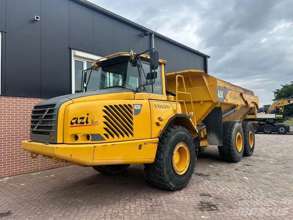 Volvo A25D Dumper - Knickgelenk
