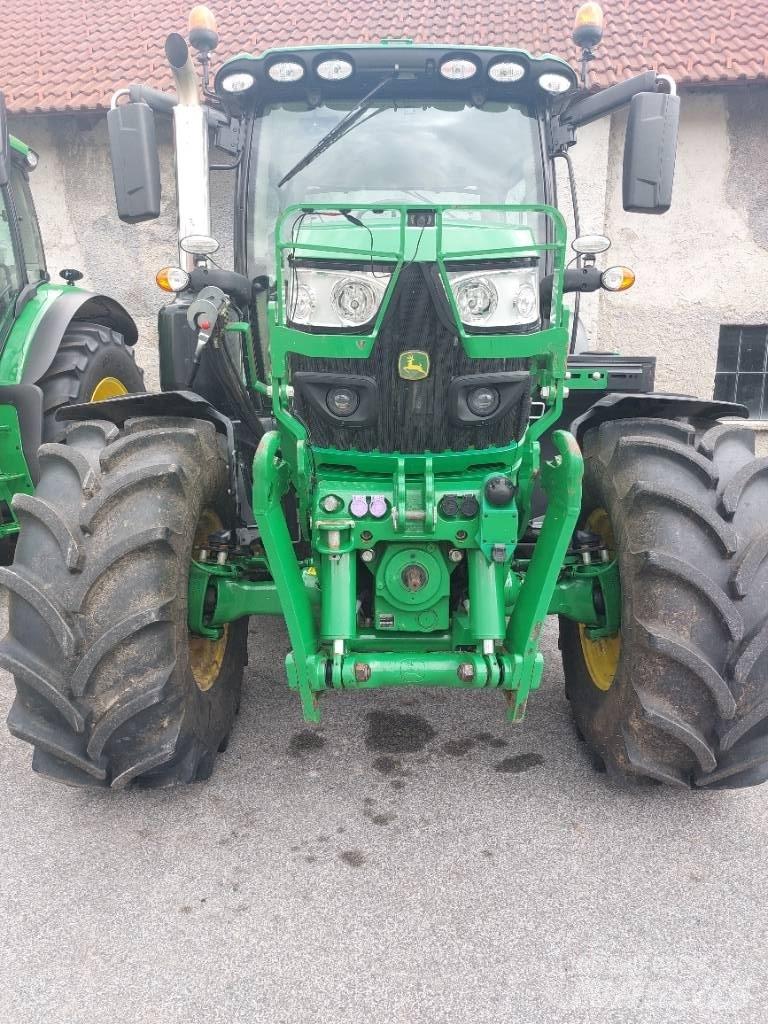 John Deere 6130 R Traktoren