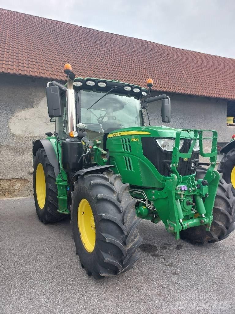 John Deere 6130 R Traktoren