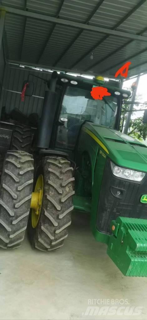 John Deere 8R·3204 Traktoren