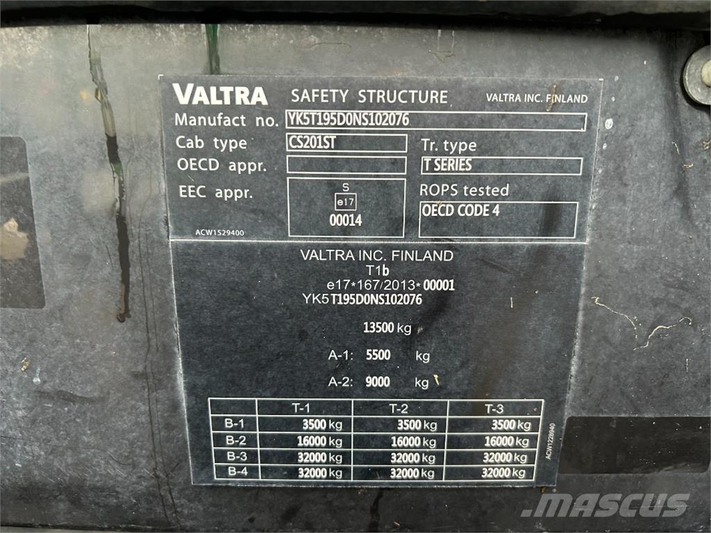 Valtra T195 Traktoren