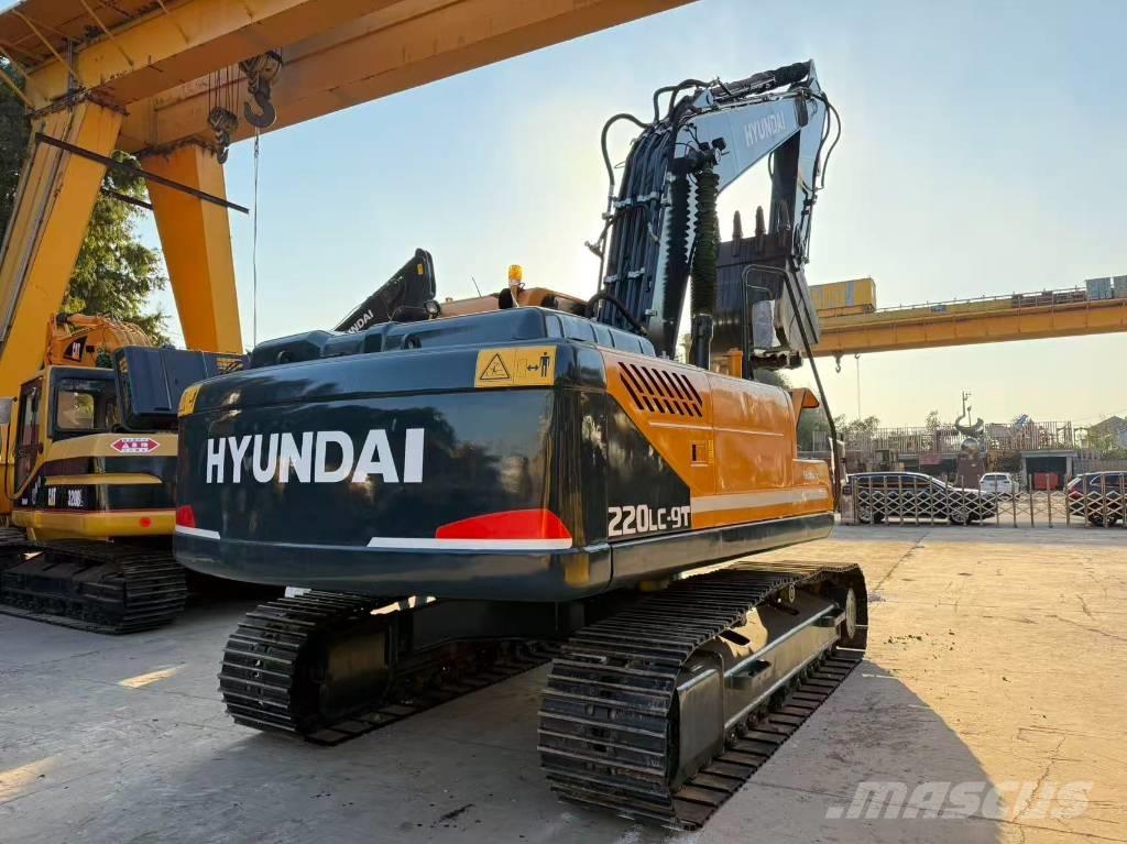 Hyundai R220LC-9S Raupenbagger