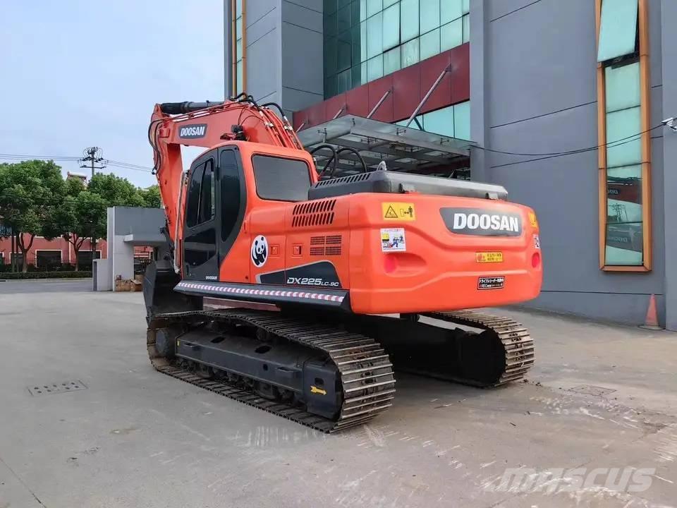 Doosan DX225LC-9C Raupenbagger