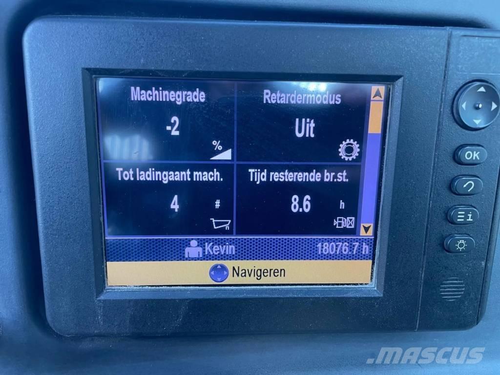 CAT 740B Dumper - Knickgelenk