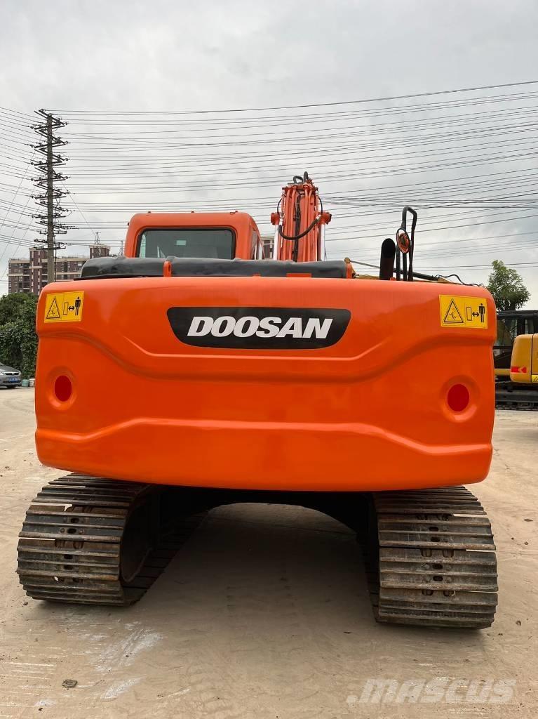 Doosan DX 140 Raupenbagger