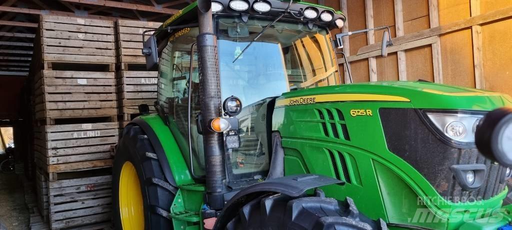 John Deere 6125 R Traktoren