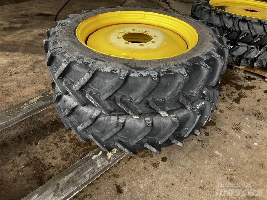 BKT 270/95R32 Reifen