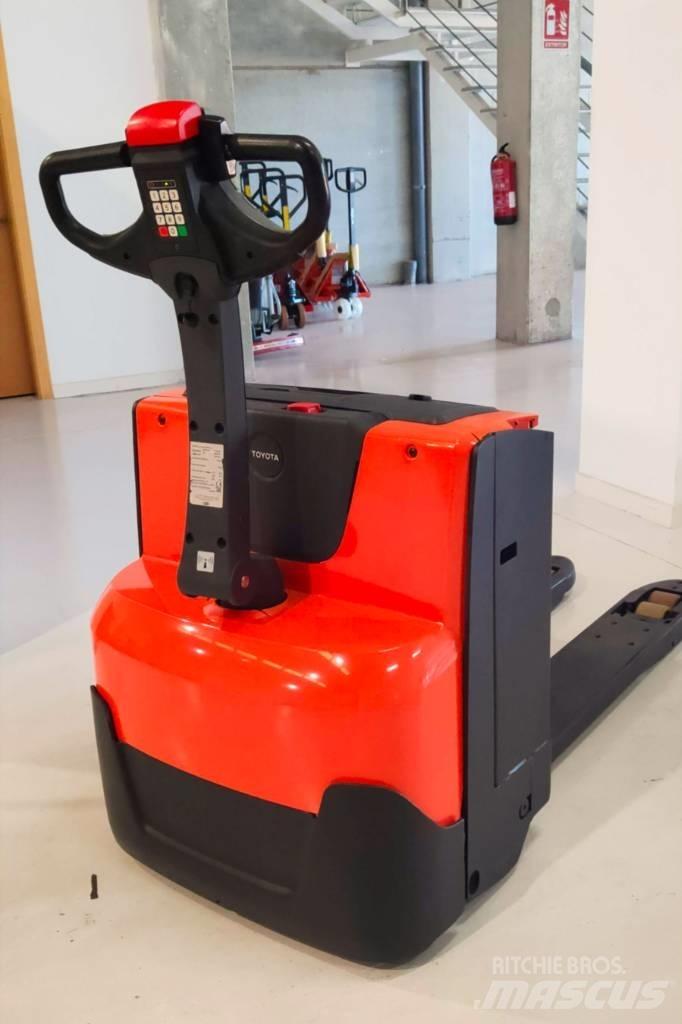 BT LWE 180 Niedergabelstapler
