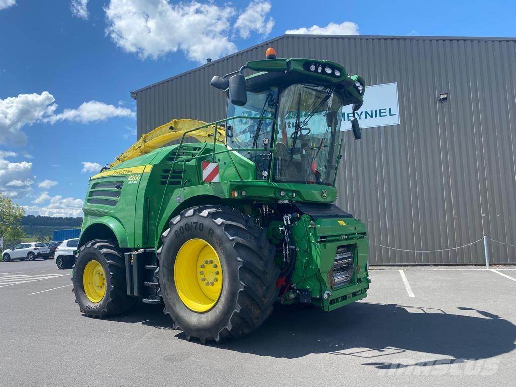 John Deere 8200 Feldhäcksler