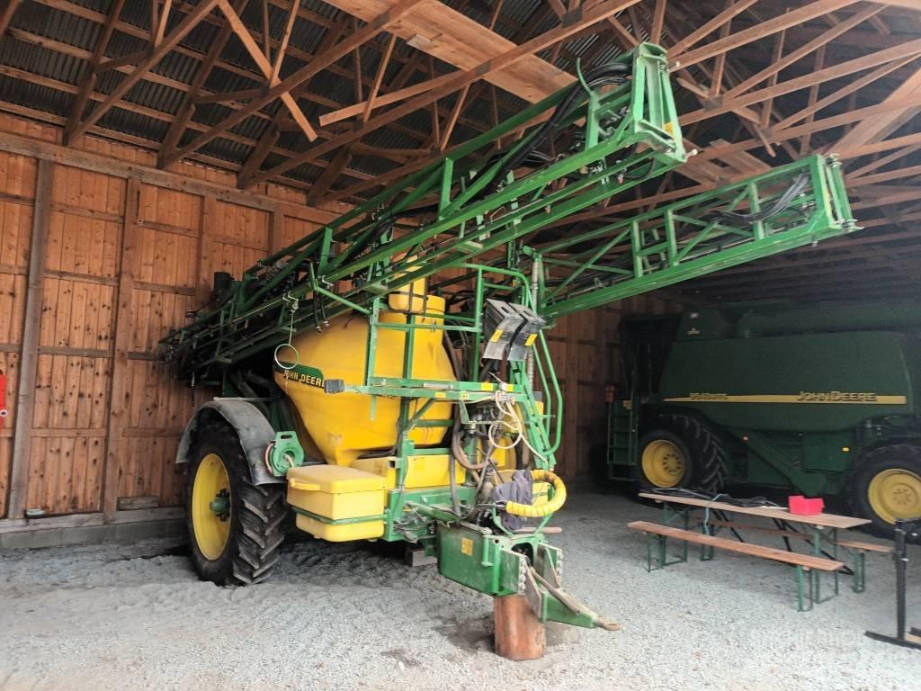 John Deere 840 Anhängespritzen