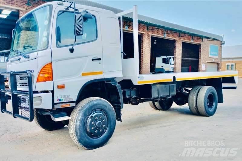Hino 500 1322 4x4 Andere Fahrzeuge