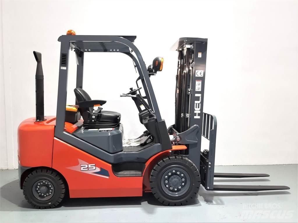 Heli CPCD25 XC26H Diesel heftrucks