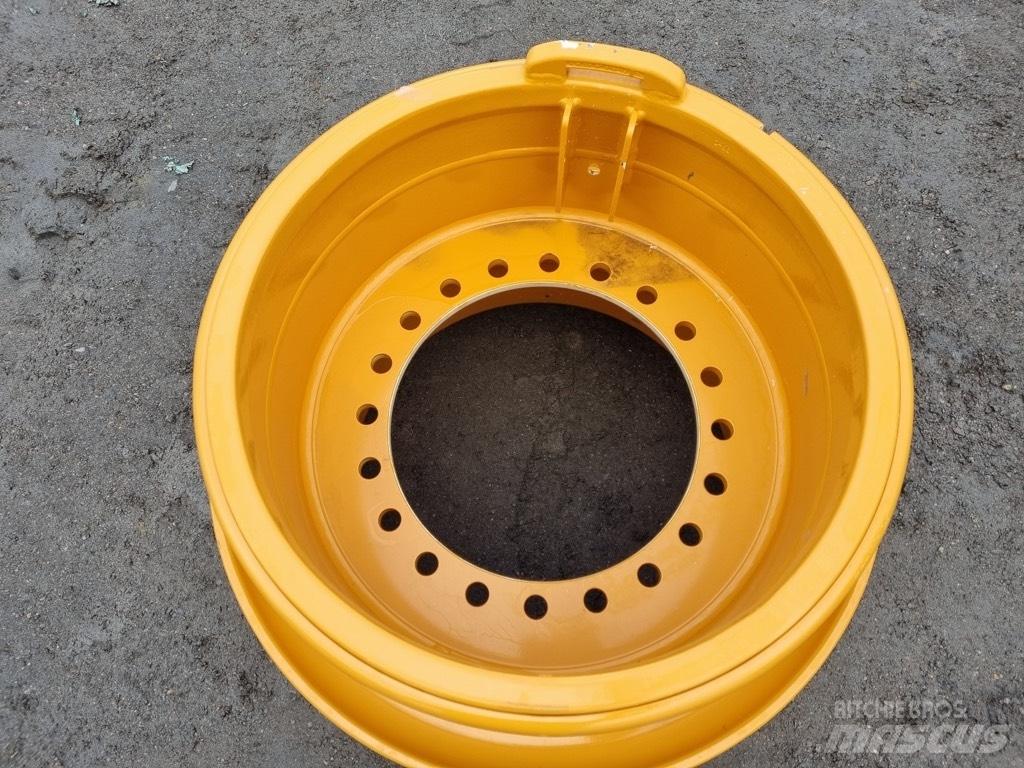 CASE 921 E rims Reifen