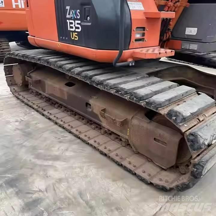Hitachi ZX135US Raupenbagger