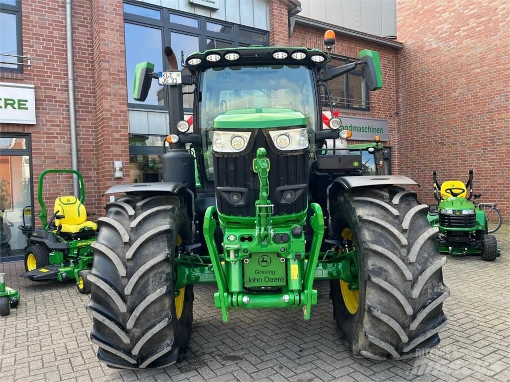 John Deere 6R215 Traktoren