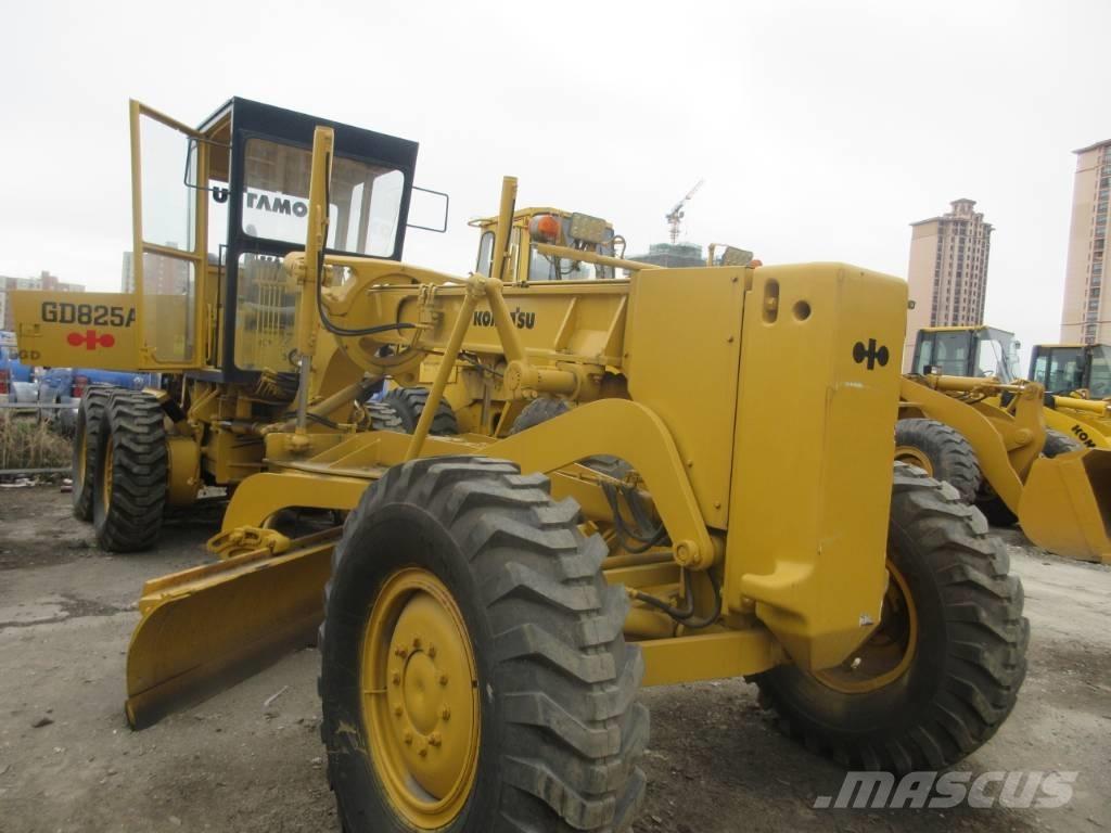 Komatsu GD 623 Grader