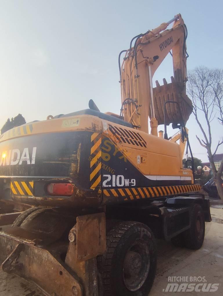 Hyundai 210W-9 Mobilbagger
