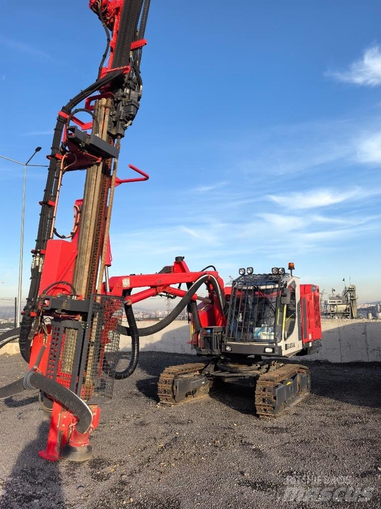 Sandvik DX 800 Oberflächenbohrgeräte