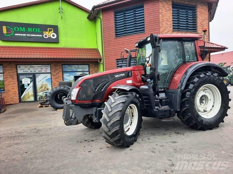 Valtra 163 Versu Traktoren
