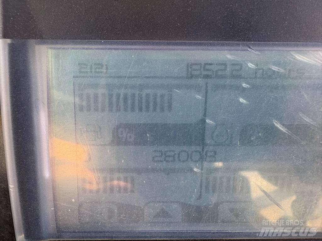 CAT CB 24 B Tandemwalzen