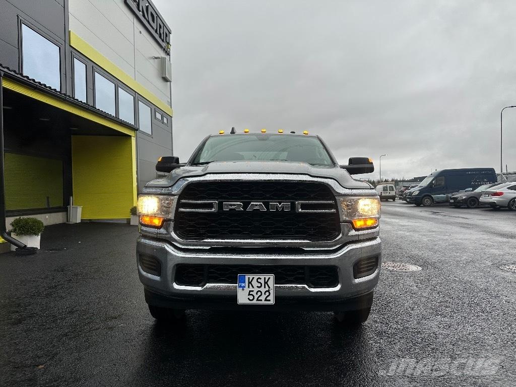 RAM 2500 Tradesman Pickup/Pritschenwagen