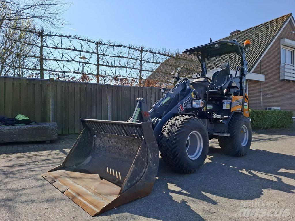 GiANT G2500 Hoflader