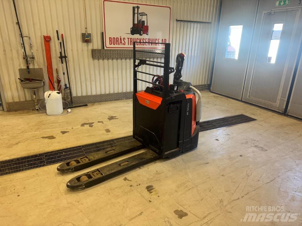 Toyota LPE 220 Gabelstapler mit Fahrerstand