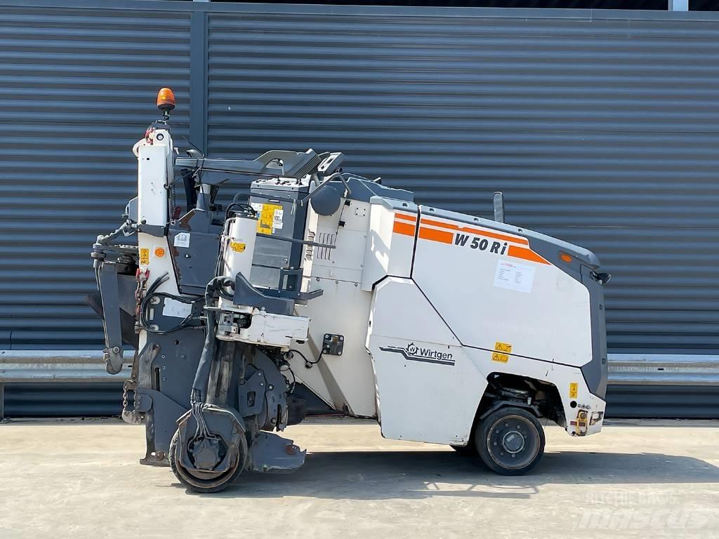 Wirtgen W 50 RI Asphaltfräsen