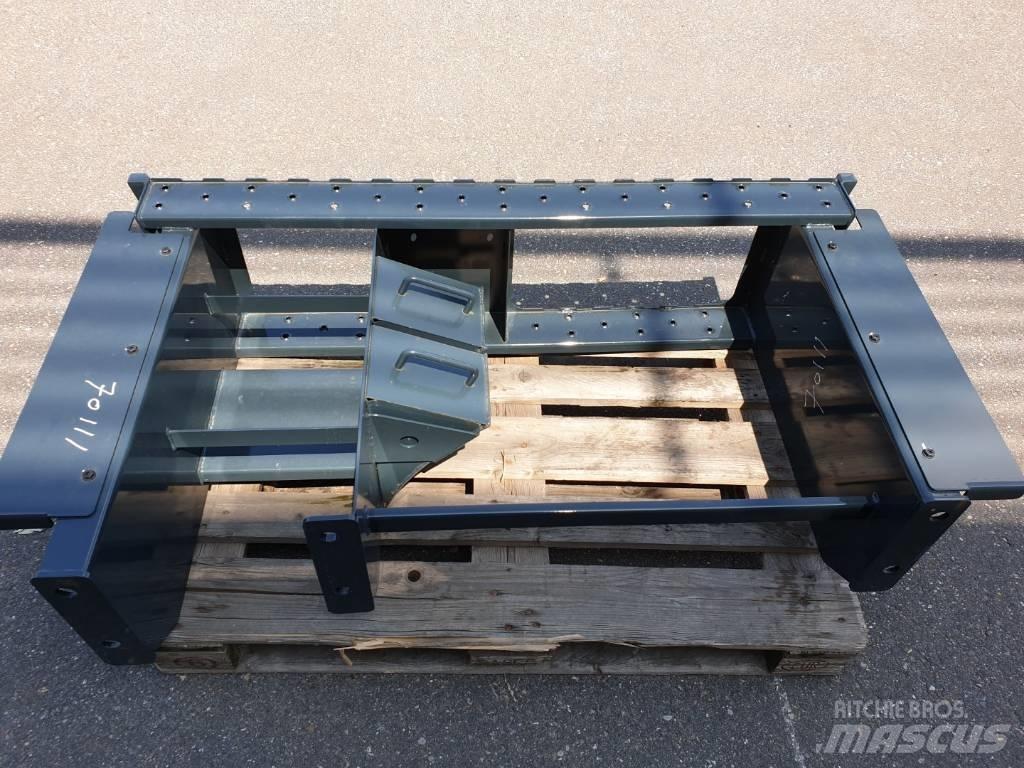 Hyundai Steps - HW140 Chassis