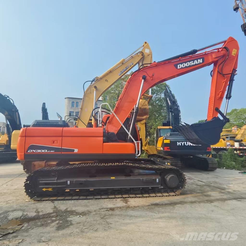 Doosan DX 300 LC Raupenbagger