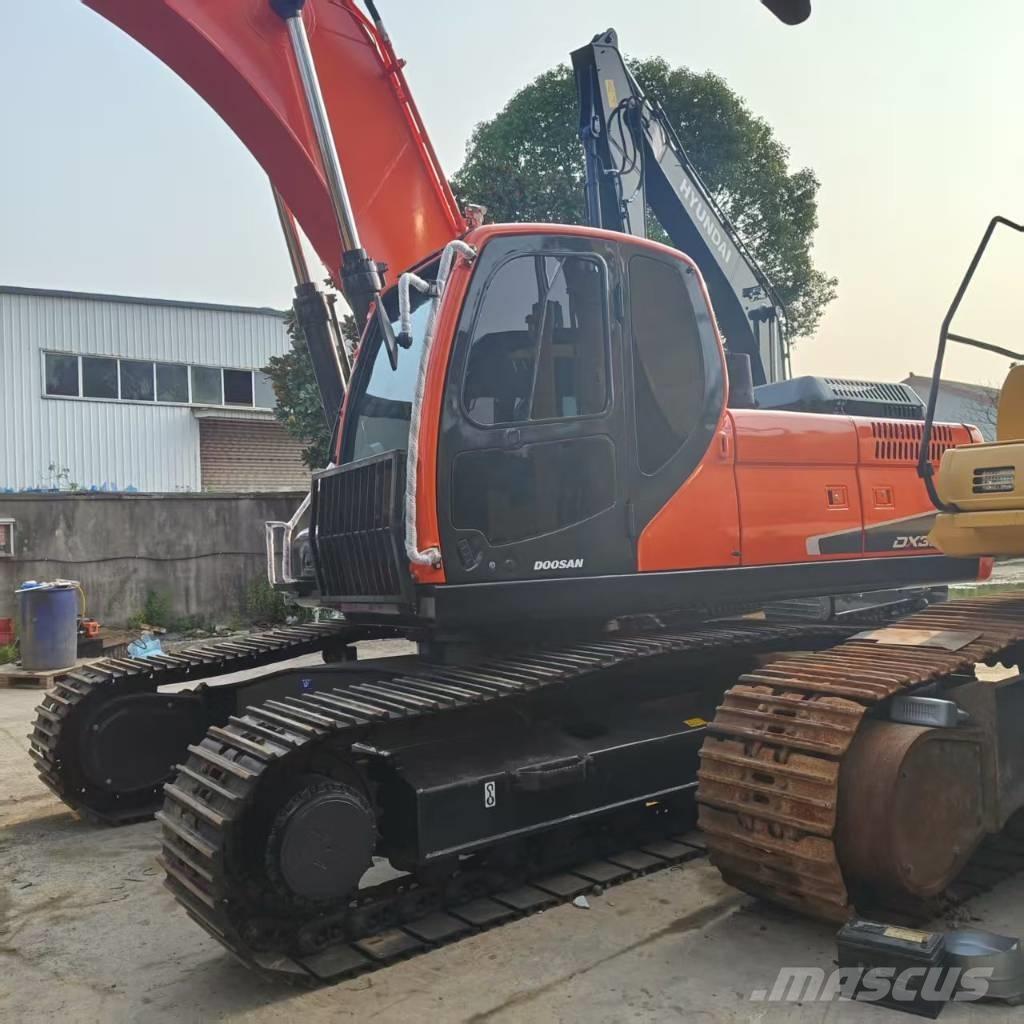 Doosan DX 300 LC Raupenbagger