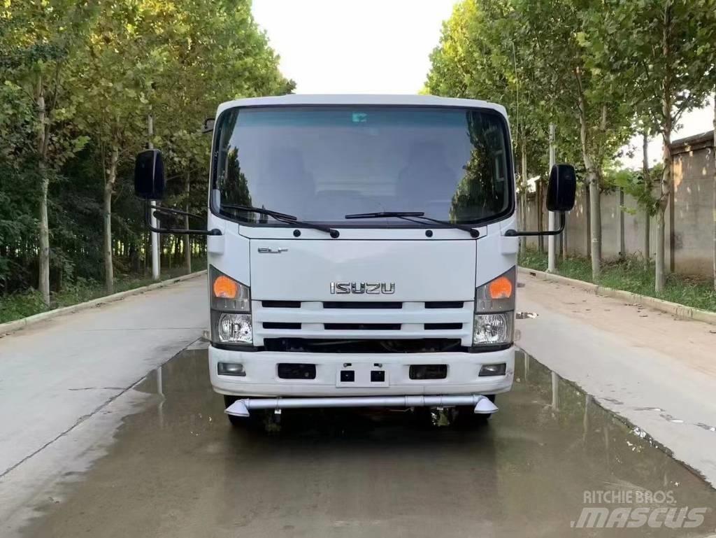 Isuzu ELF Kommunal-Sonderfahrzeuge