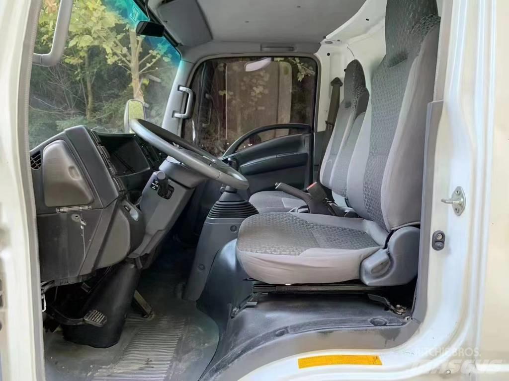 Isuzu ELF Kommunal-Sonderfahrzeuge