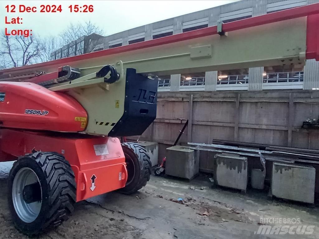 JLG 1250 AJP Gelenkteleskoparbeitsbühnen