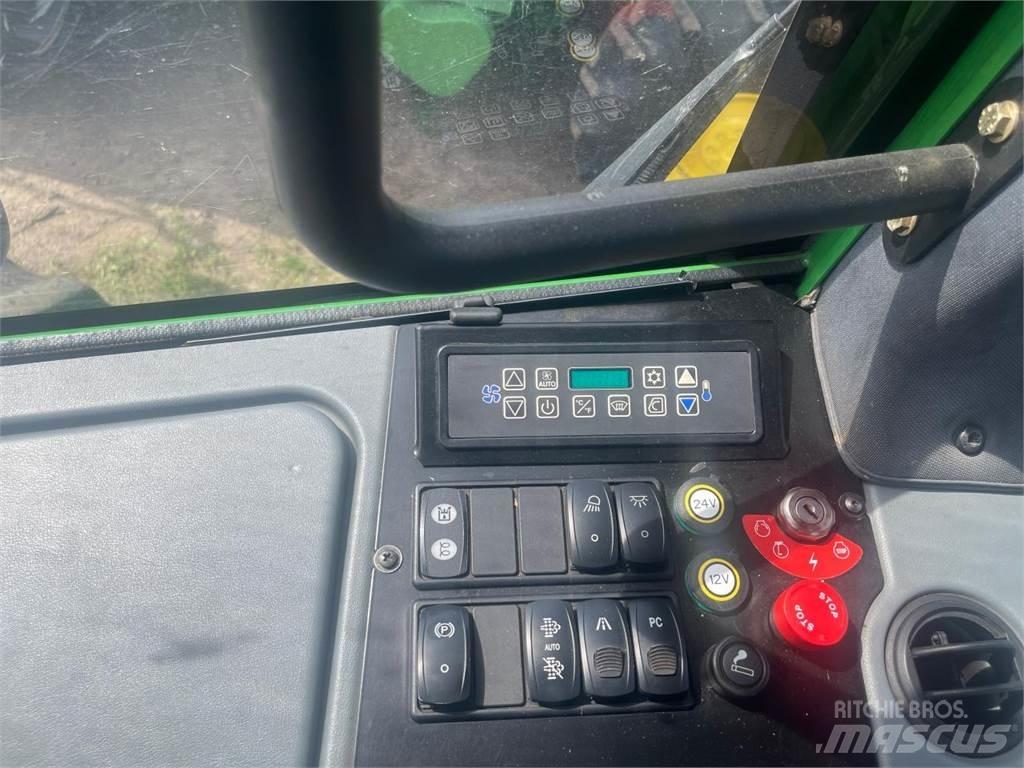 John Deere 1270 E Harvester