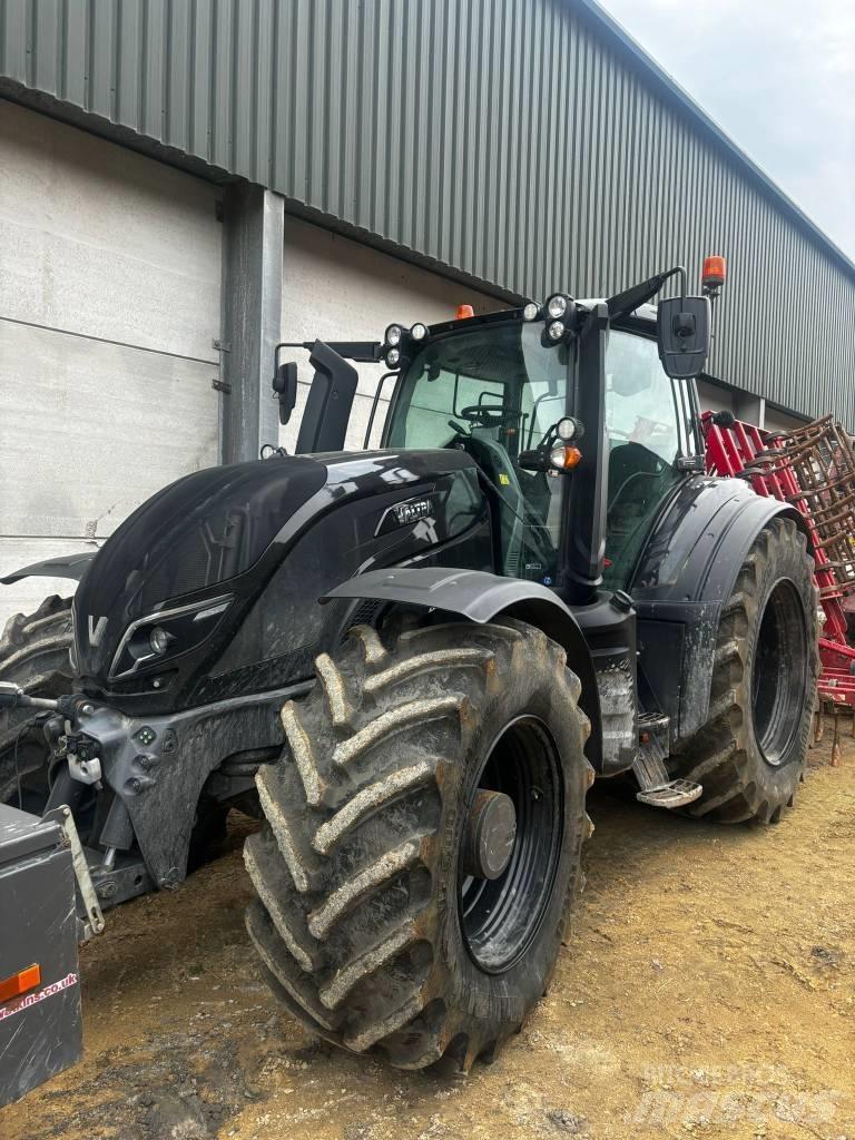 Valtra T 254 V Traktoren