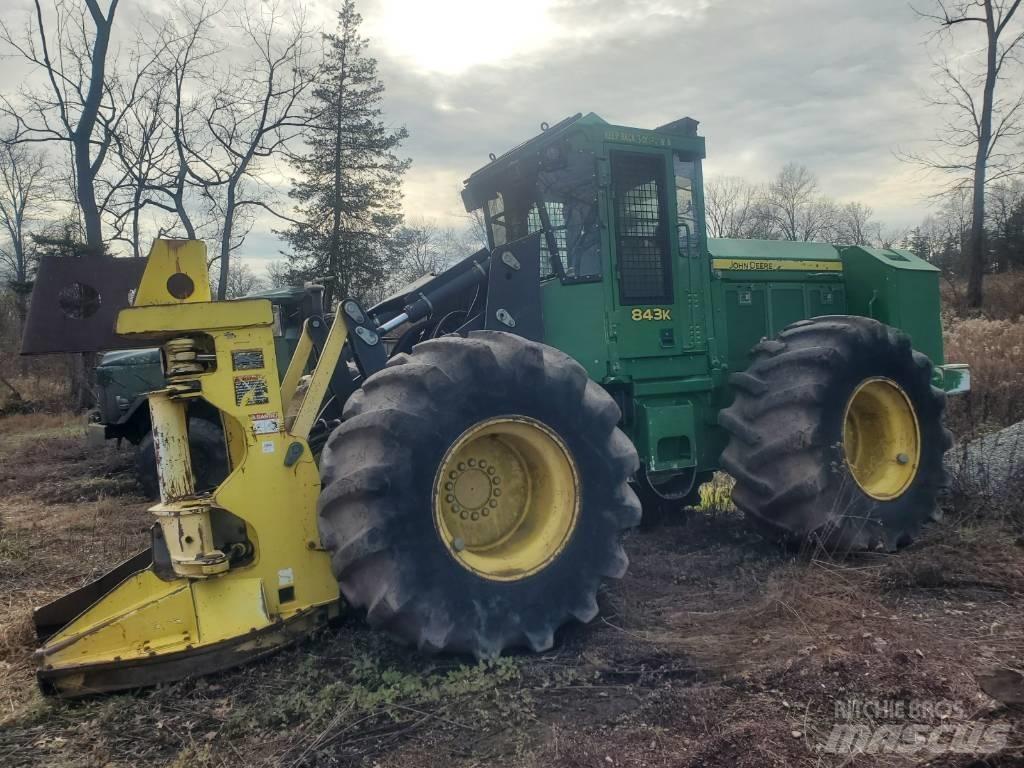 John Deere 843 K Forstanhänger/Rückewagen