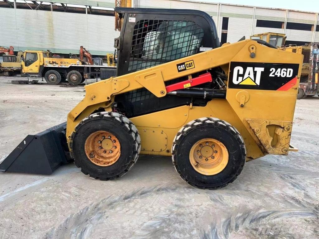 CAT 246 D Kompaktlader